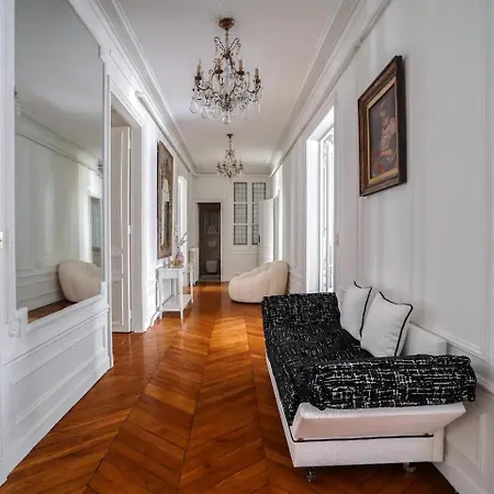 213 M2 Prestige Eiffel Signature *
