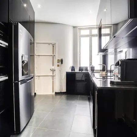 213 M2 Prestige Eiffel Signature *