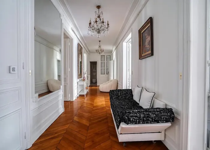 213 M2 Prestige Eiffel Signature *