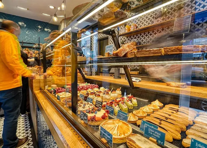 213 M2 Prestige Eiffel Signature