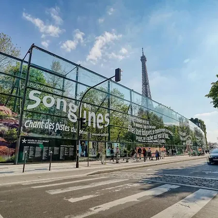 213 M2 Prestige Eiffel Signature Apartman *